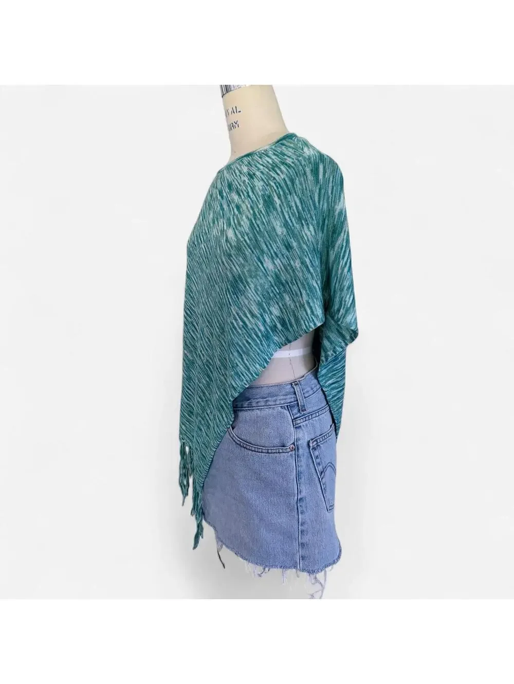 BCBG Y2K Green Marled Knit Fringe Poncho Shawl